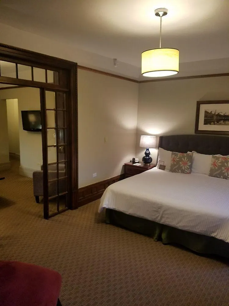 Hotel Wales New York 3*,